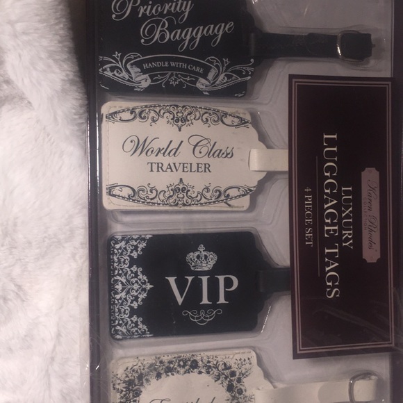 NWT  luxury luggage tags four piece set new in box - Picture 2 of 9